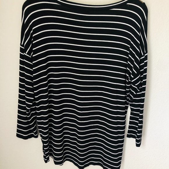 Soft and Cozy Loose-Fitting Top with Sheer Detail - Picture 2 of 6